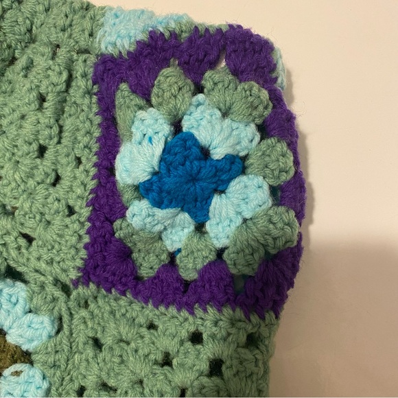 NWT Urban Renewal Small Crocheted Remade Blanket Green Granny Square Mini Skirt - Picture 9 of 9